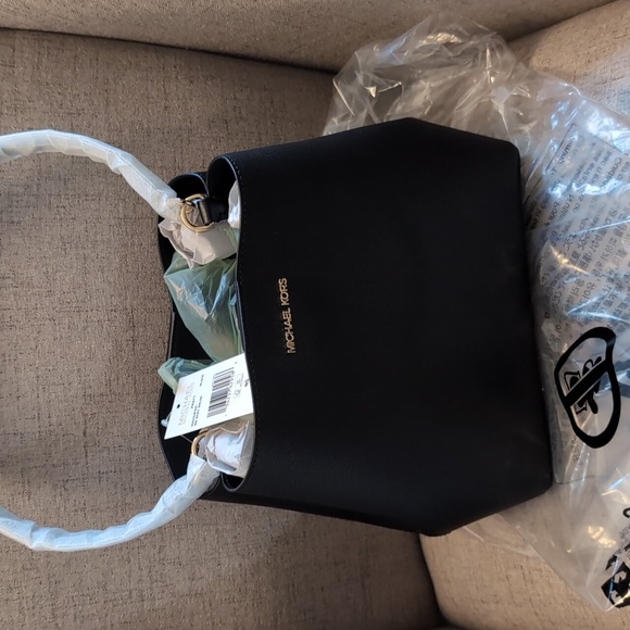 Michael Kors Pratt bucket handbag black - Picture 1 of 2